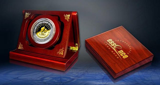 紀(jì)念幣廠家列舉幾組常見的同學(xué)聚會(huì)紀(jì)念幣定制問題的匯總（圖）